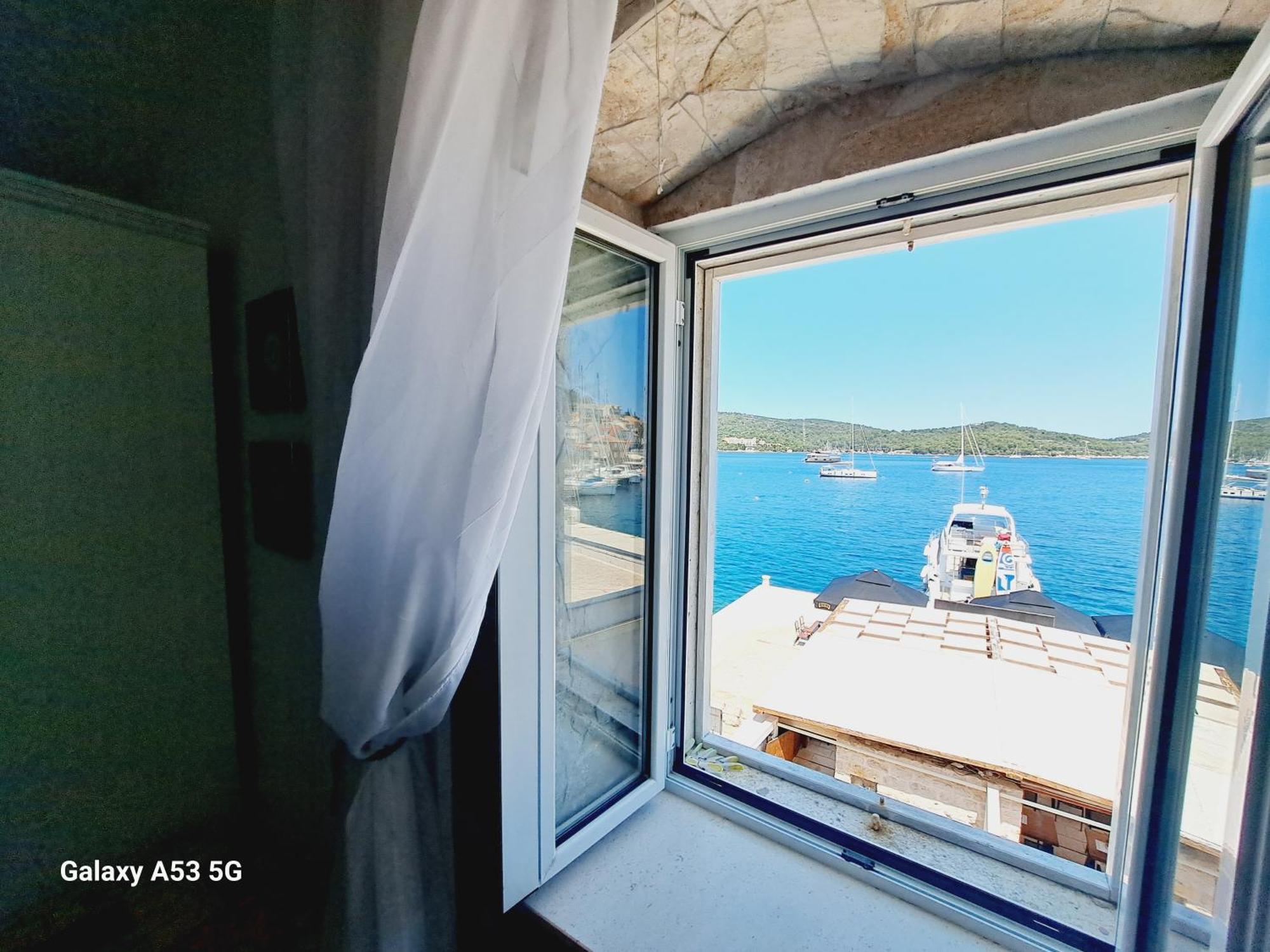 Heritage Rooms Kut Vis Exterior foto